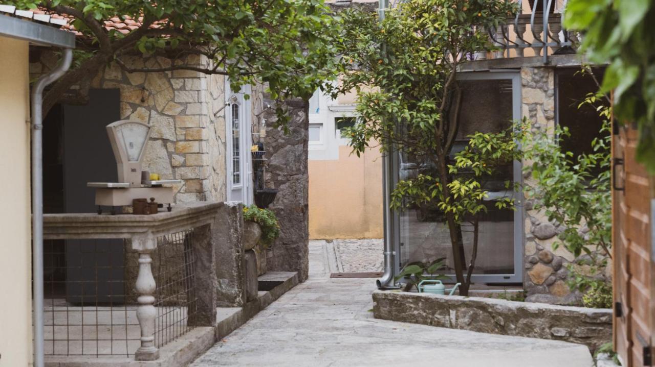 Scardona Rustica, Bed & Breakfast With Jacuzzi, Bbq And Free Parking In Skradin, Krka Apartamento Exterior foto